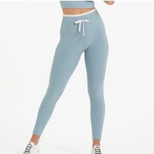 Vuori Teal Vibe Elevation leggings with Cream Accents